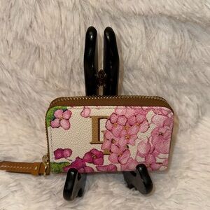 Dooney & Bourke NWOT Hydrangea Monogram Zip Around Credit Card Case